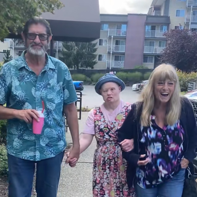 Stacie with parents Carl and Linda